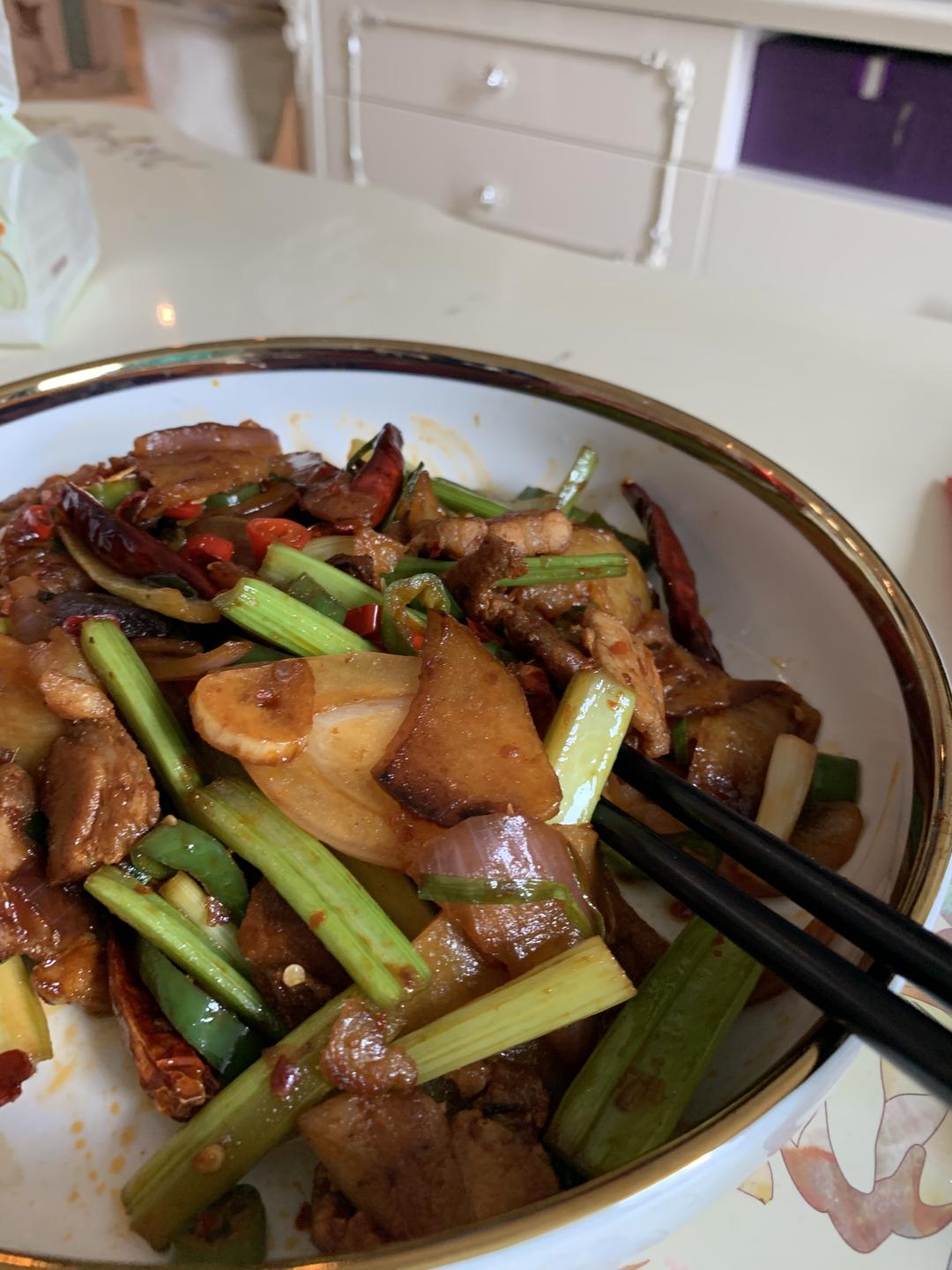 湘味五花肉炒土豆片的做法