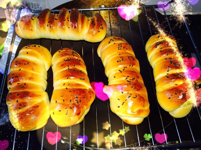 毛毛虫肉松面包