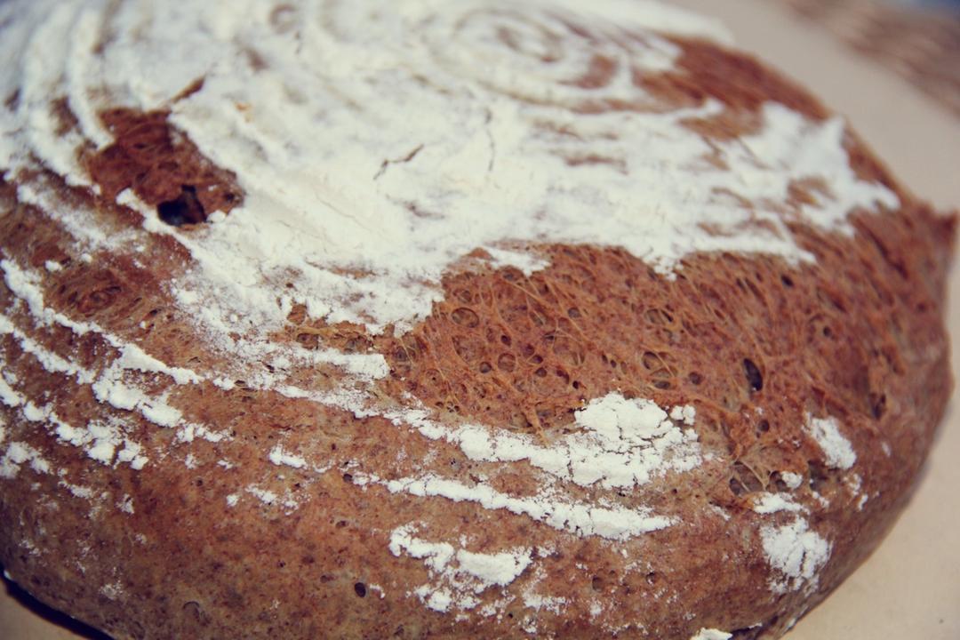 一次性发酵的全麦吐司