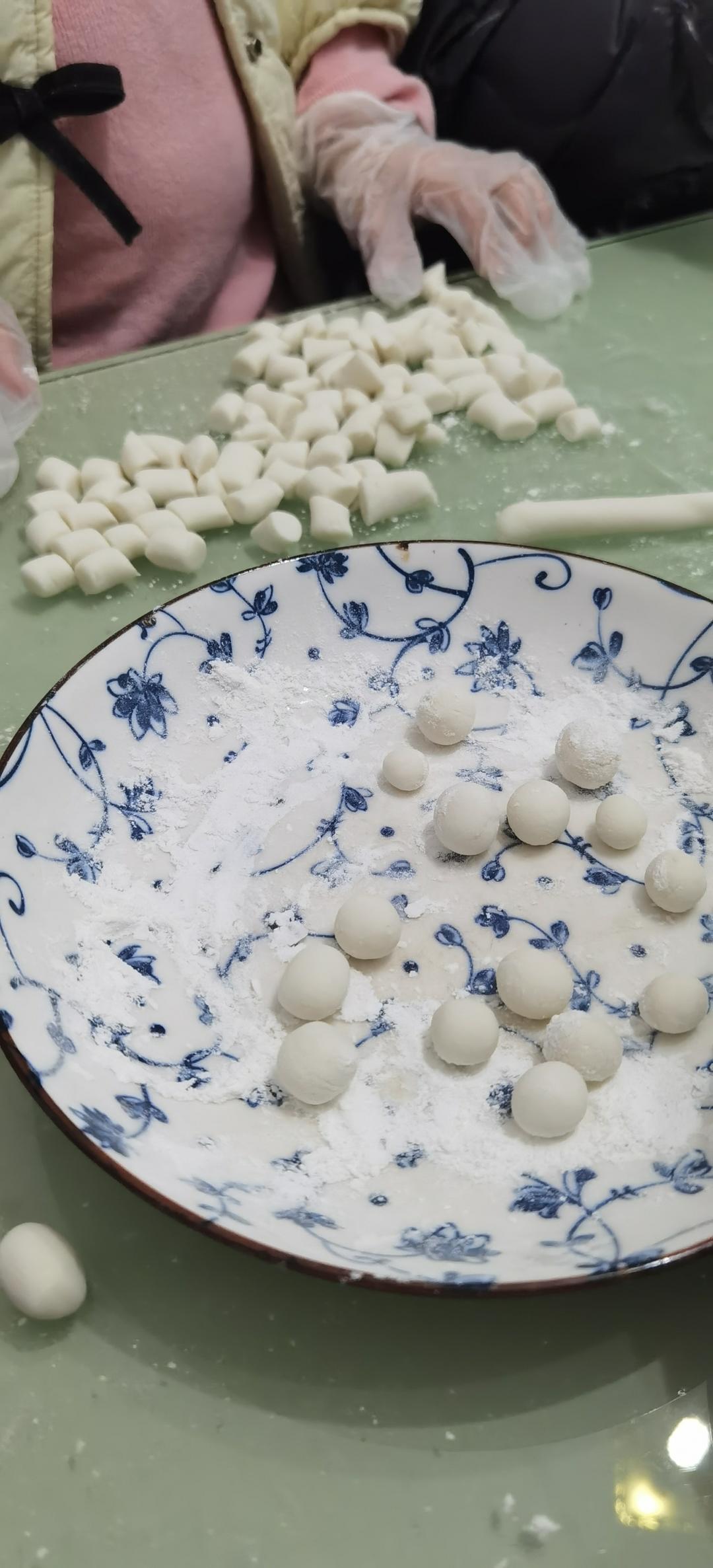 手搓糯米小圆子的做法