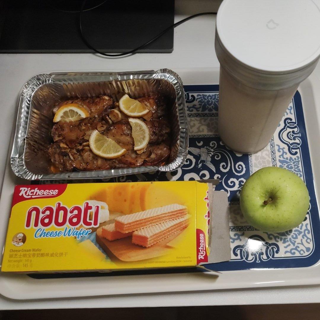 蒜香味美，好吃到舔手指的柠檬蒜香烤翅～