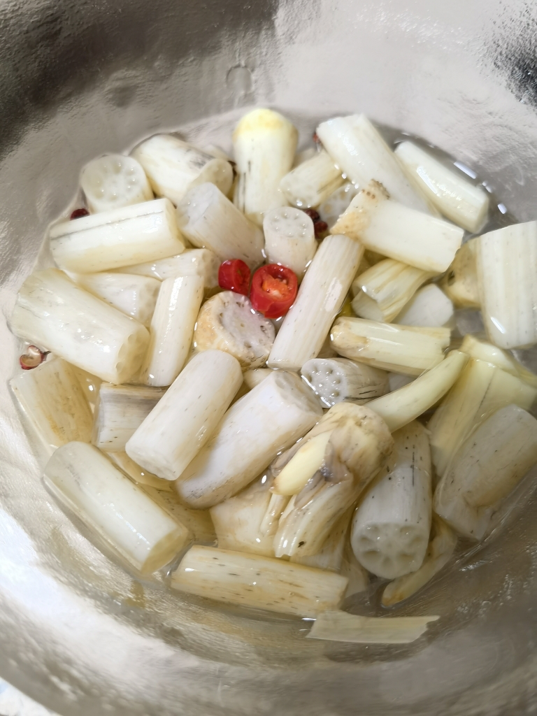 夏日开胃小菜—泡椒藕带的做法 步骤5