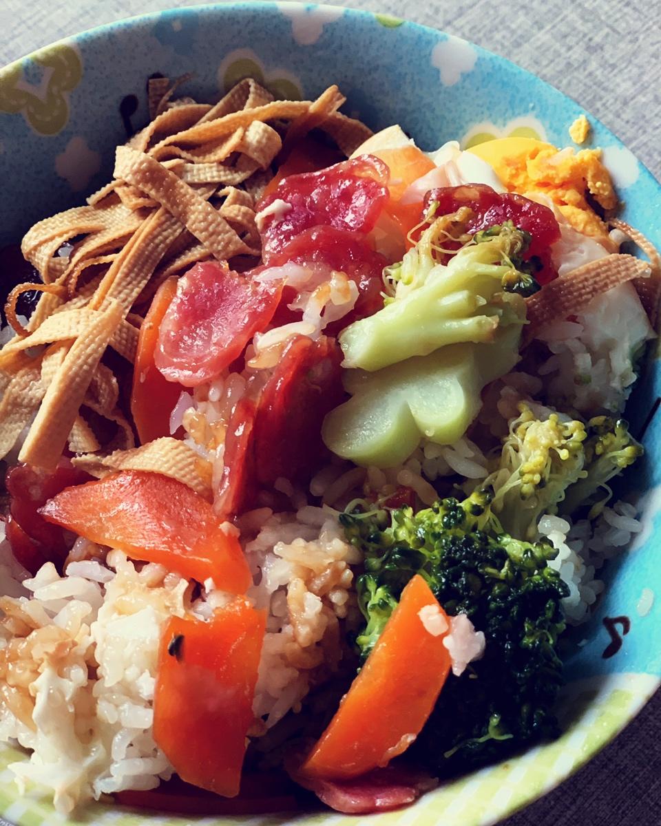 广式腊味煲仔饭（腊肠电饭锅版）
