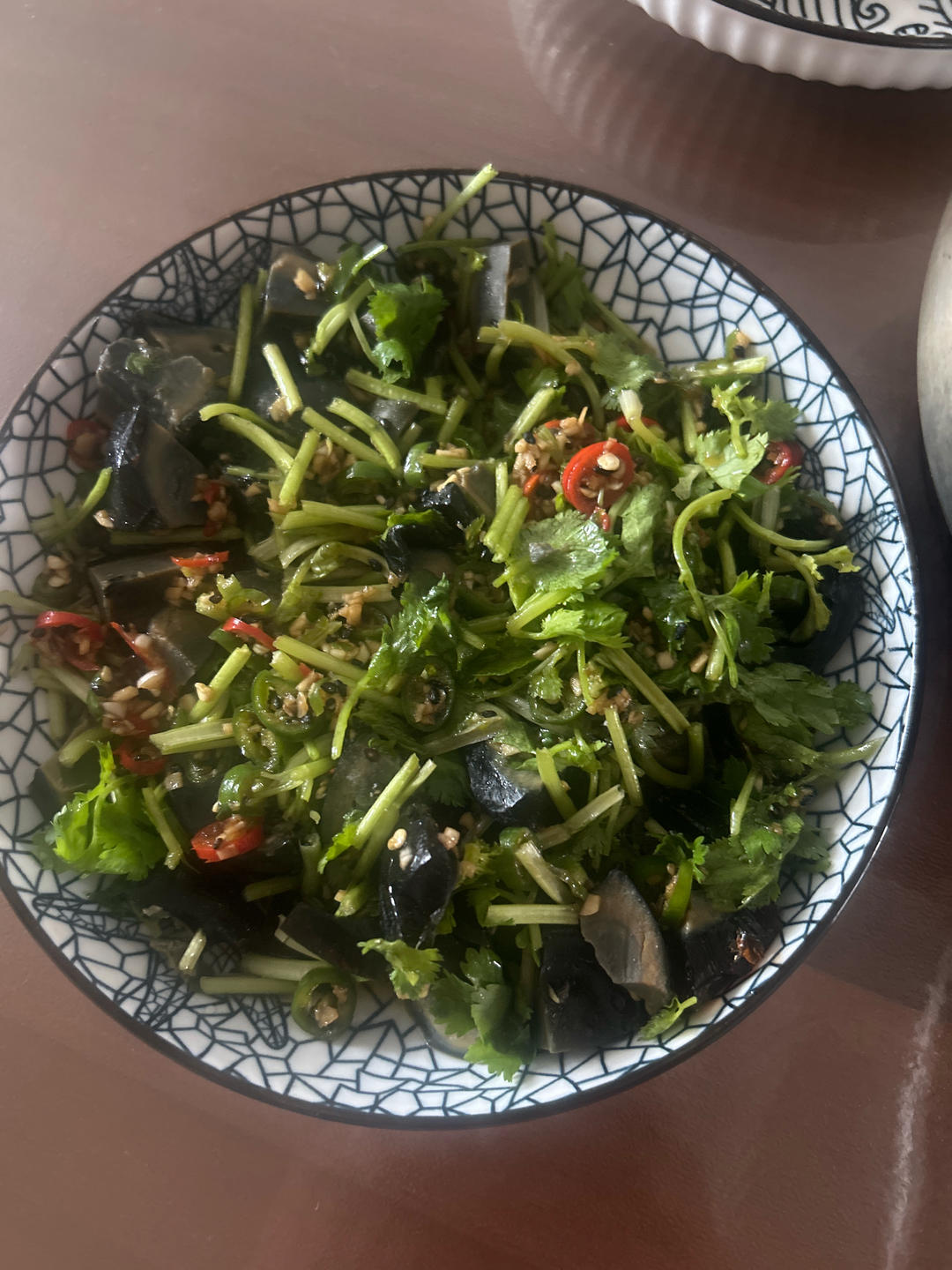 ㊙️香菜拌皮蛋，太香太开胃啦！