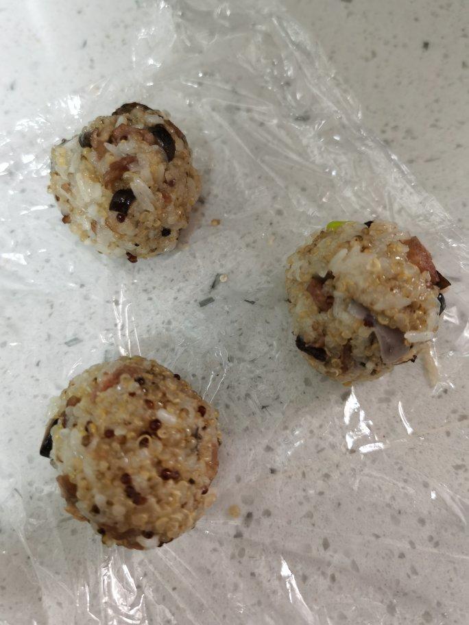 藜麦饭团