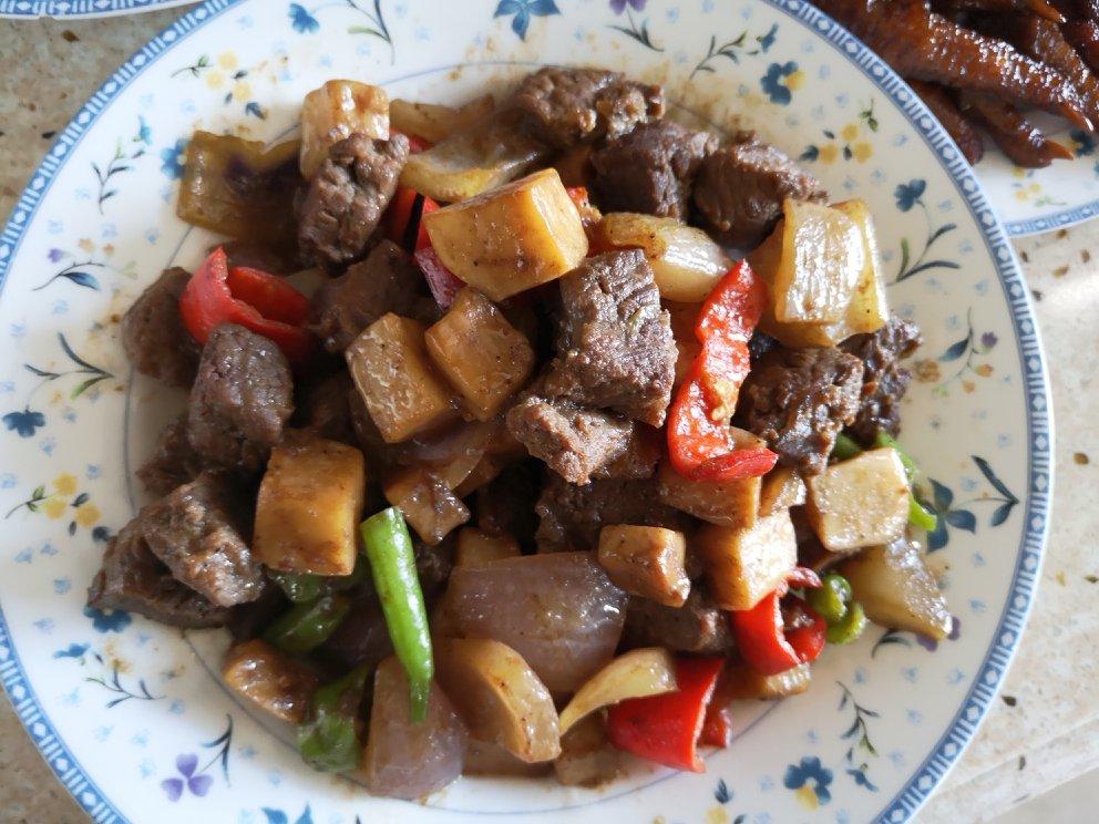 黑椒配牛肉这么好吃，当然是天生一对！——黑椒牛肉粒