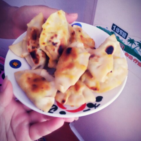 速冻水饺吃腻了吗~变锅贴吧(๑´ڡ`๑)