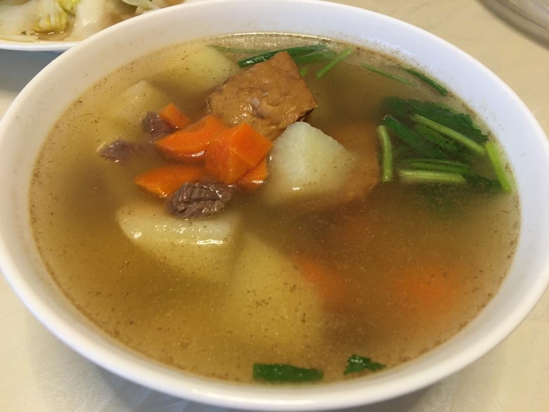 牛肉炖萝卜