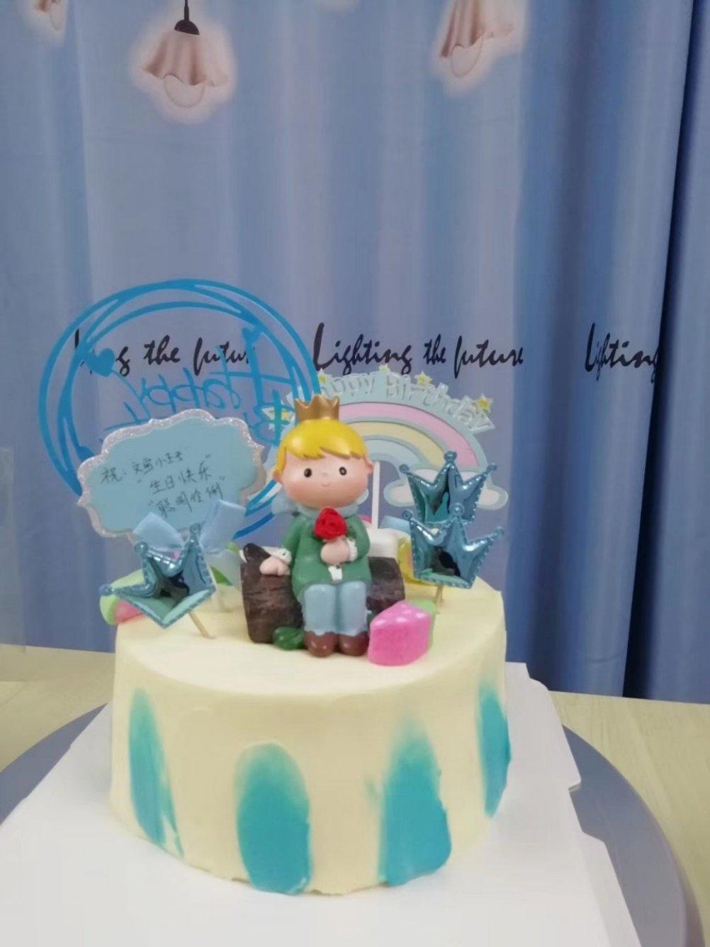 火龙果夹心生日蛋糕