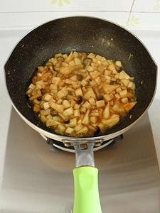 鸡汤菌菇焖饭的做法 步骤5