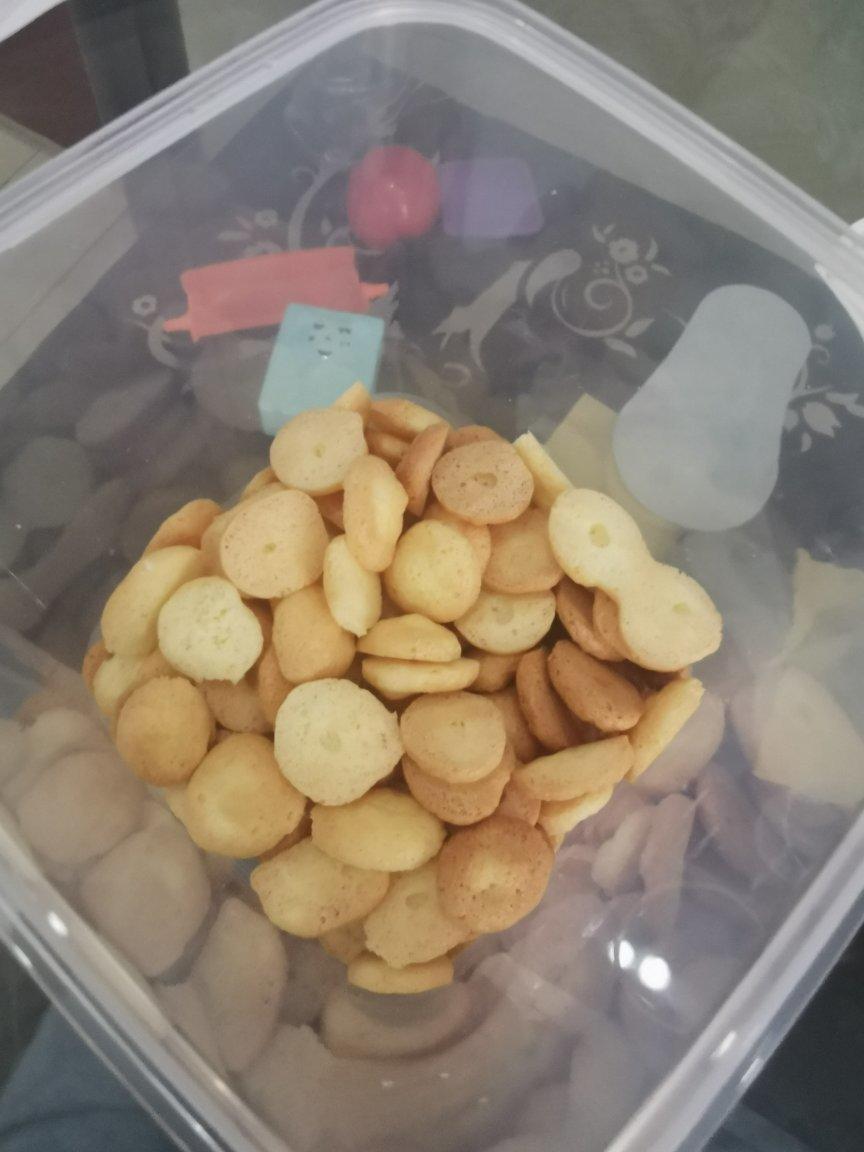 鸡蛋饼干