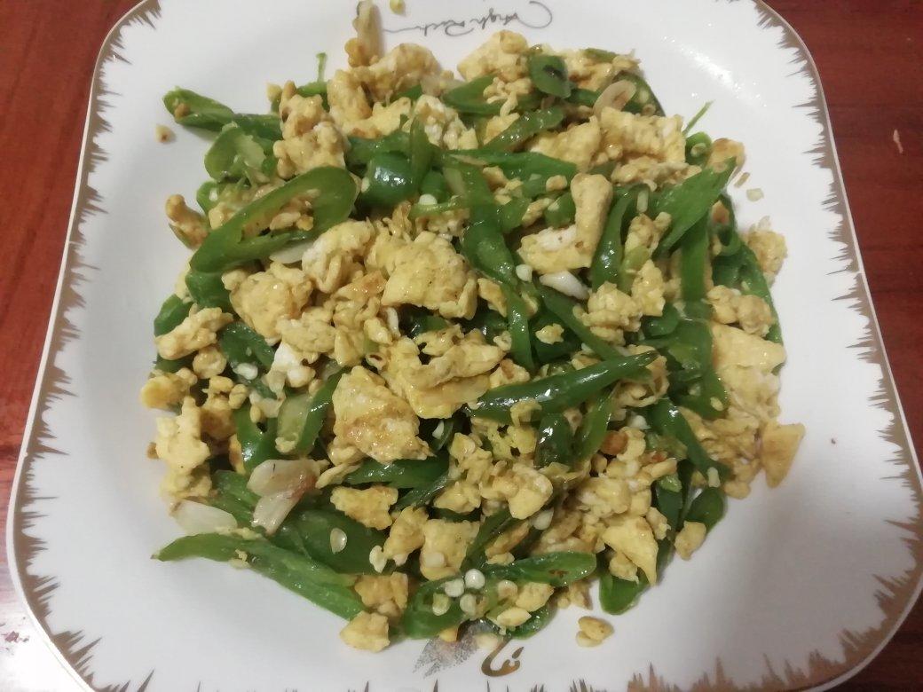 香喷喷的辣椒炒鸡蛋