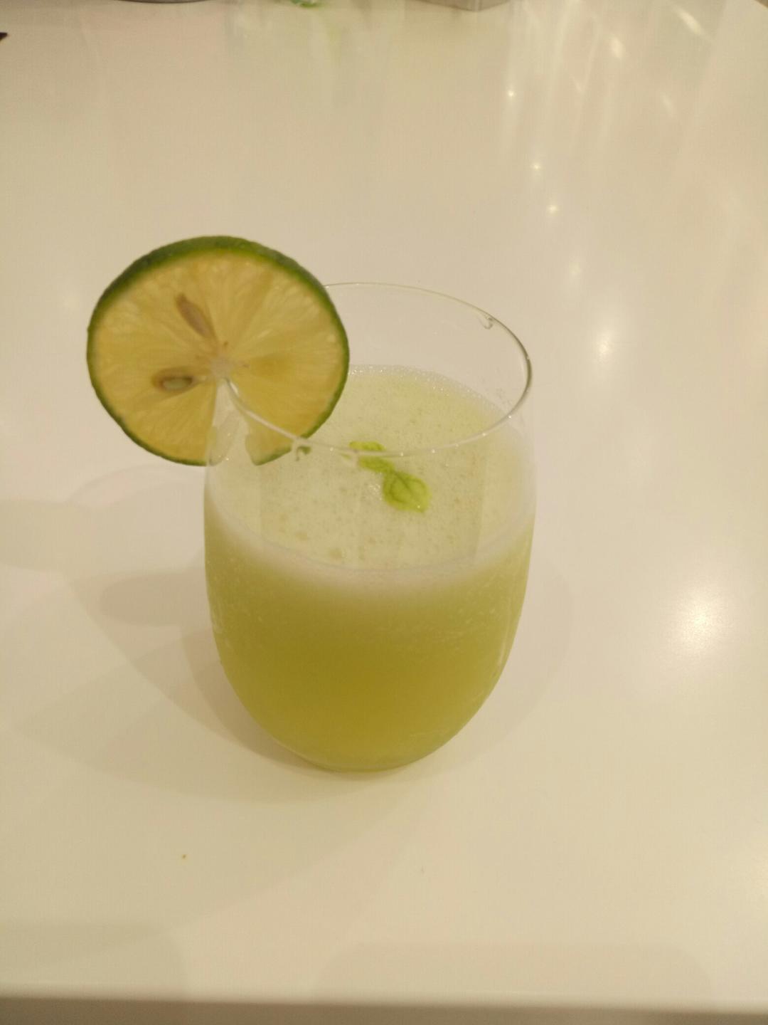 黄瓜苹果果汁