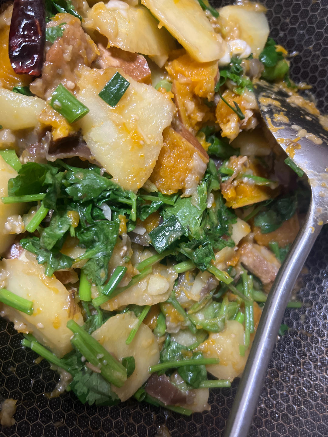五花肉茄子炖土豆
