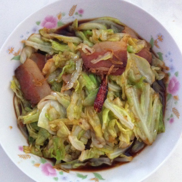 干锅腊肉手撕包菜