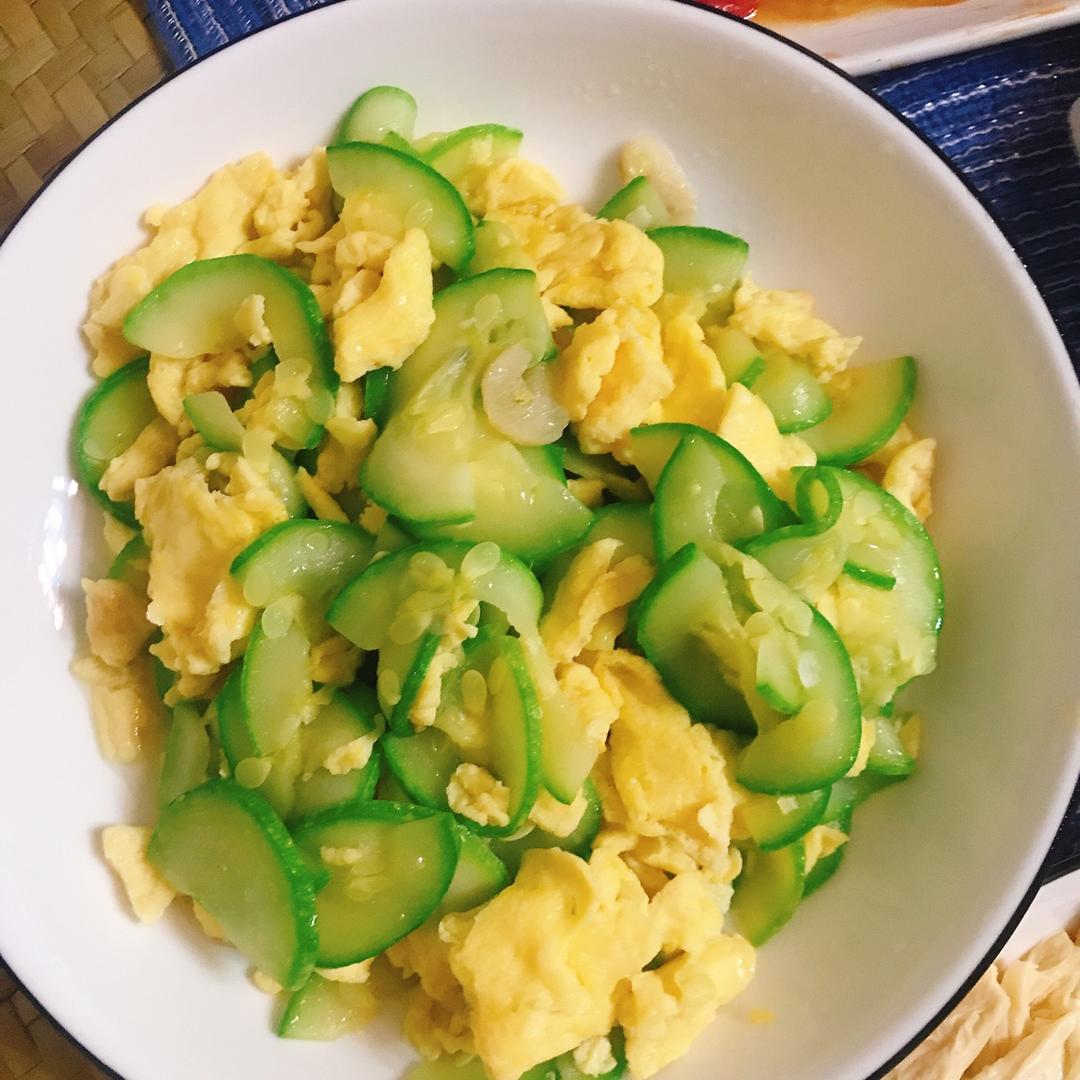 西葫芦炒鸡蛋