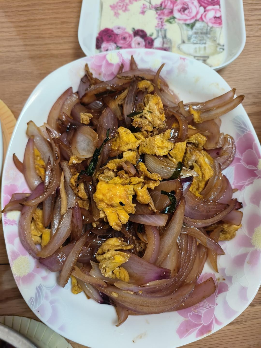 降压防癌的好食材  洋葱炒鸡蛋