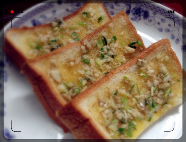 微波炉蒜香面包