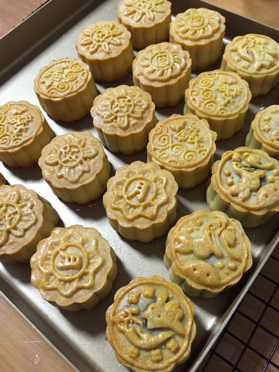 广式月饼——蛋黄莲蓉月饼