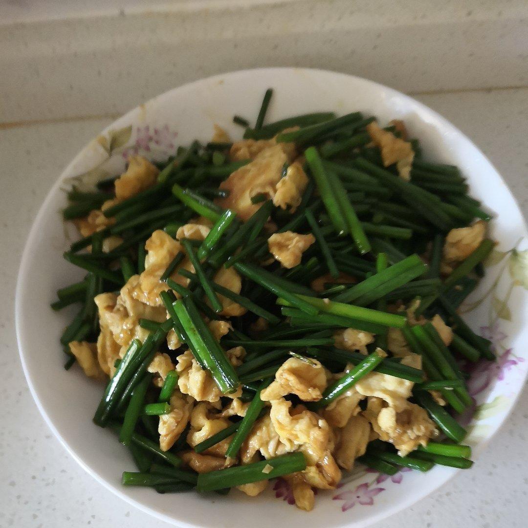 韭菜苔炒鸡蛋