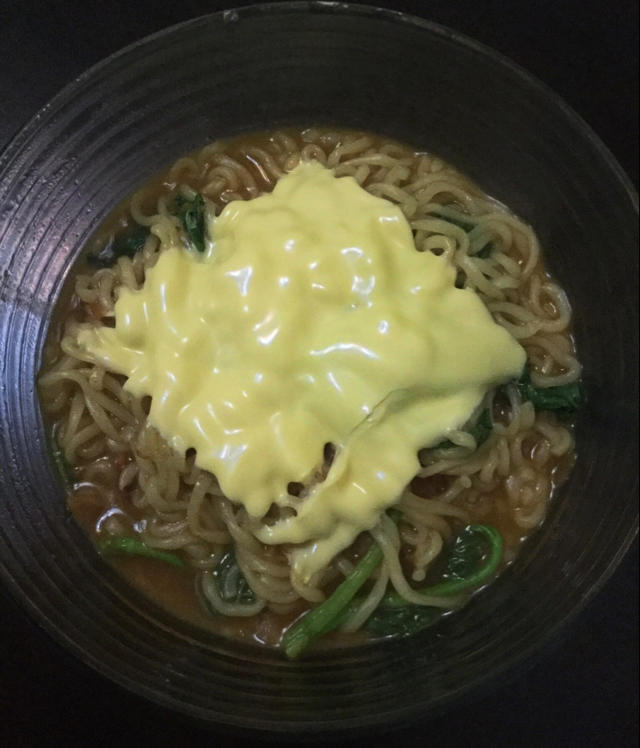 香喷喷芝士泡面~