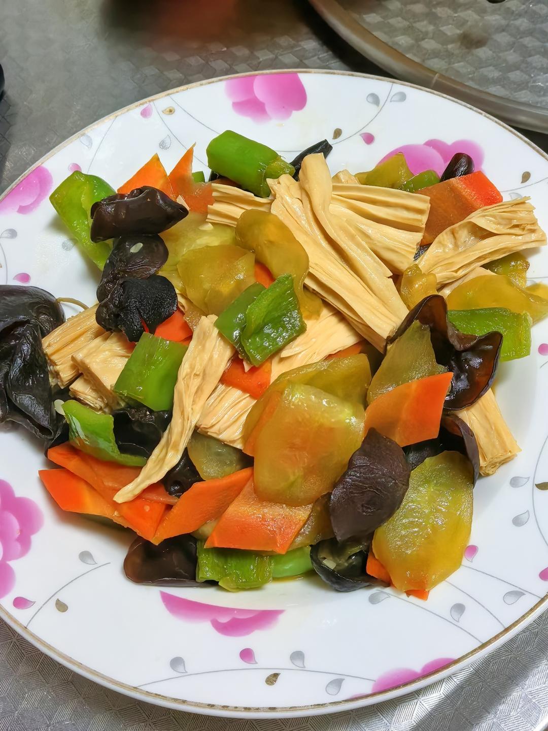 家常小炒木耳炒腐竹