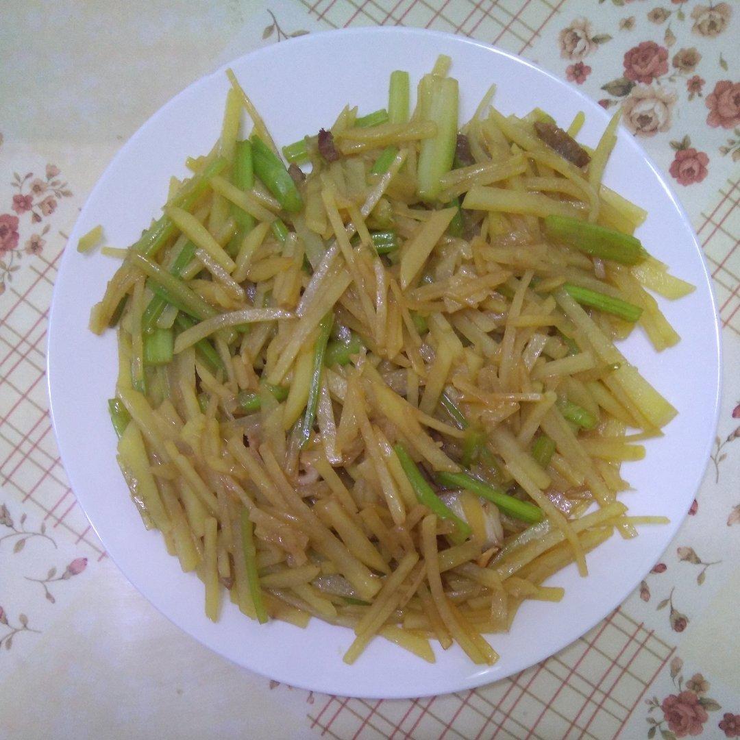 土豆丝炒芹菜
