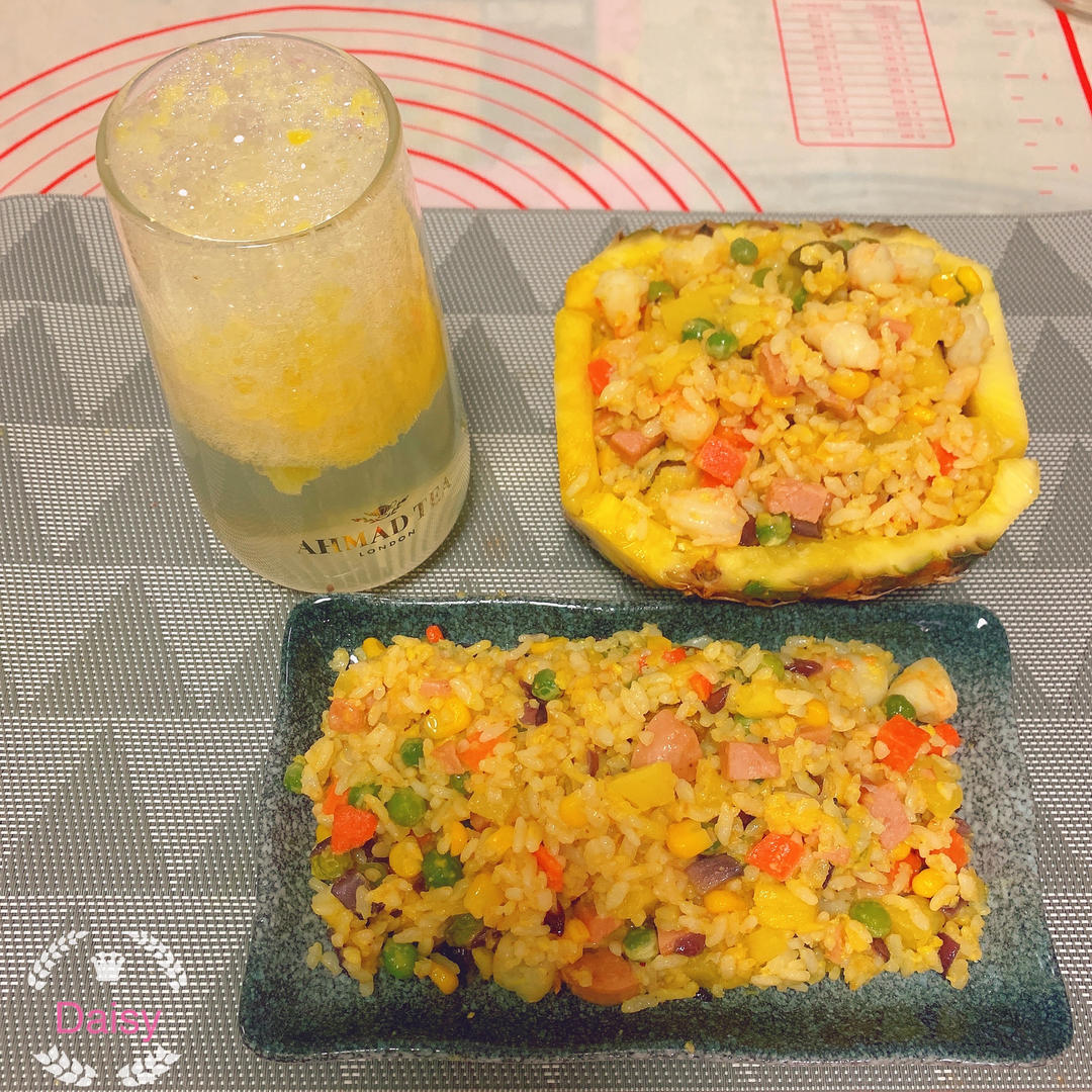 超正の泰式菠萝炒饭