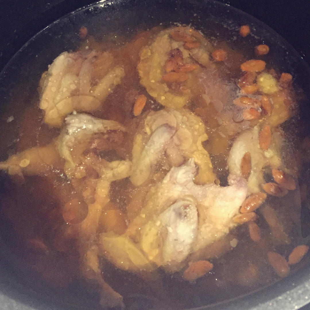 鹧鸪花旗参枸杞汤