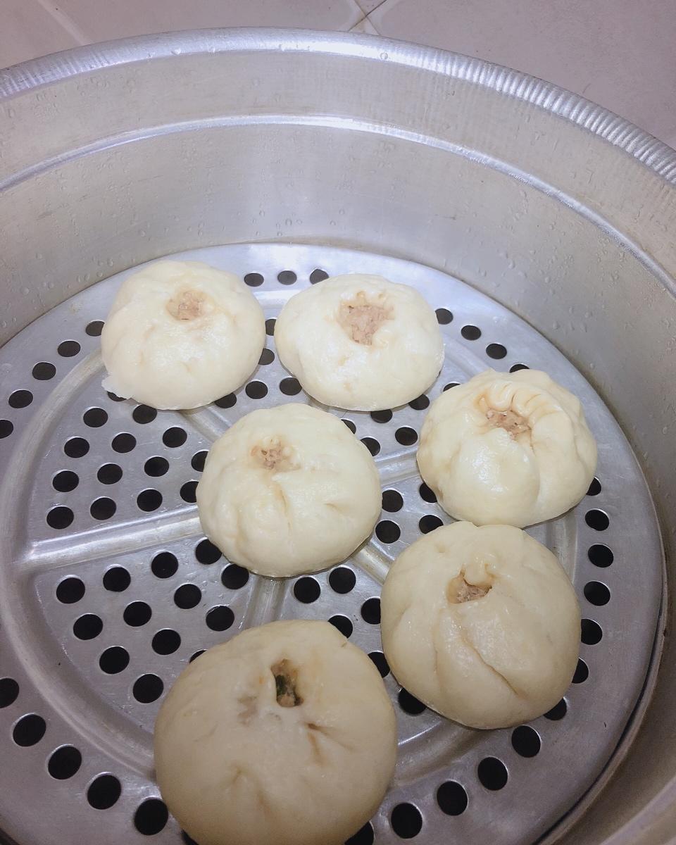 松软多汁的肉包子