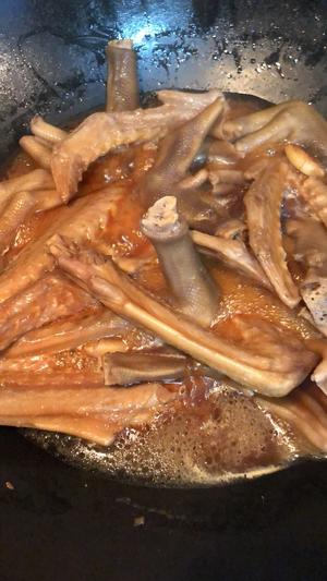 豉油煮鹅掌鹅翼的做法 步骤2