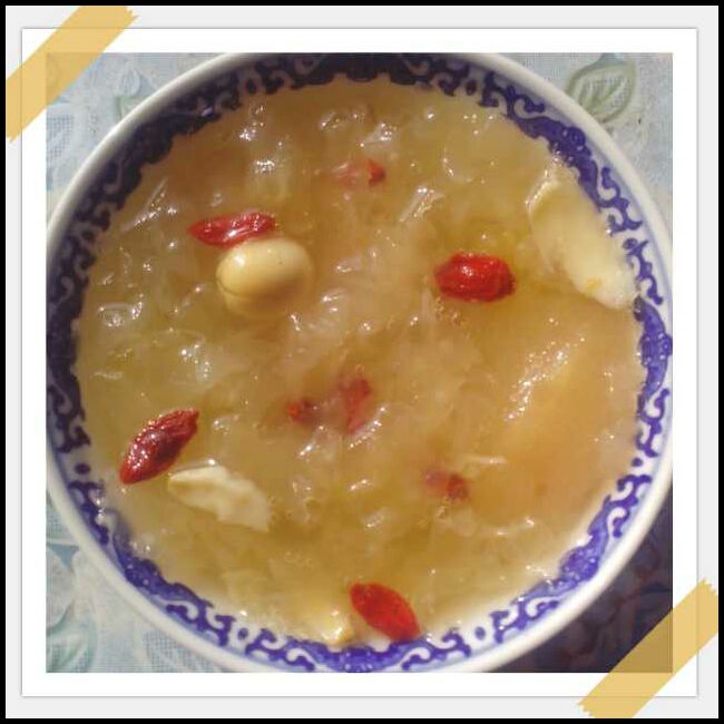 银耳莲子羹