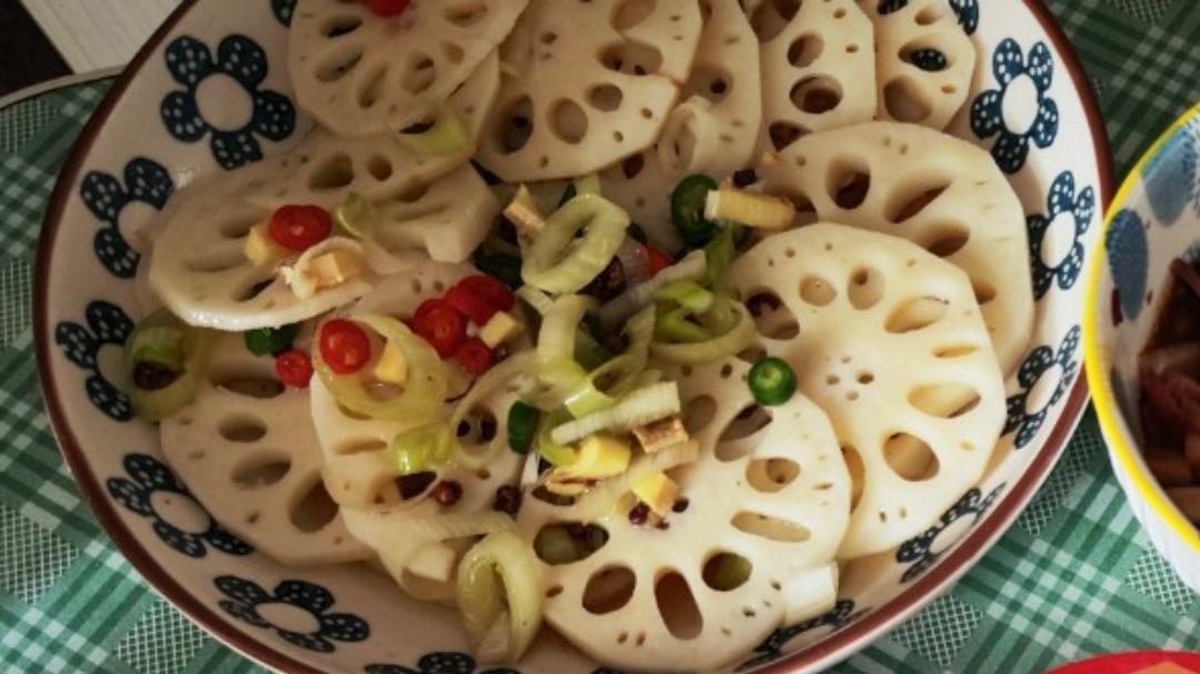 又白又脆的凉拌莲菜