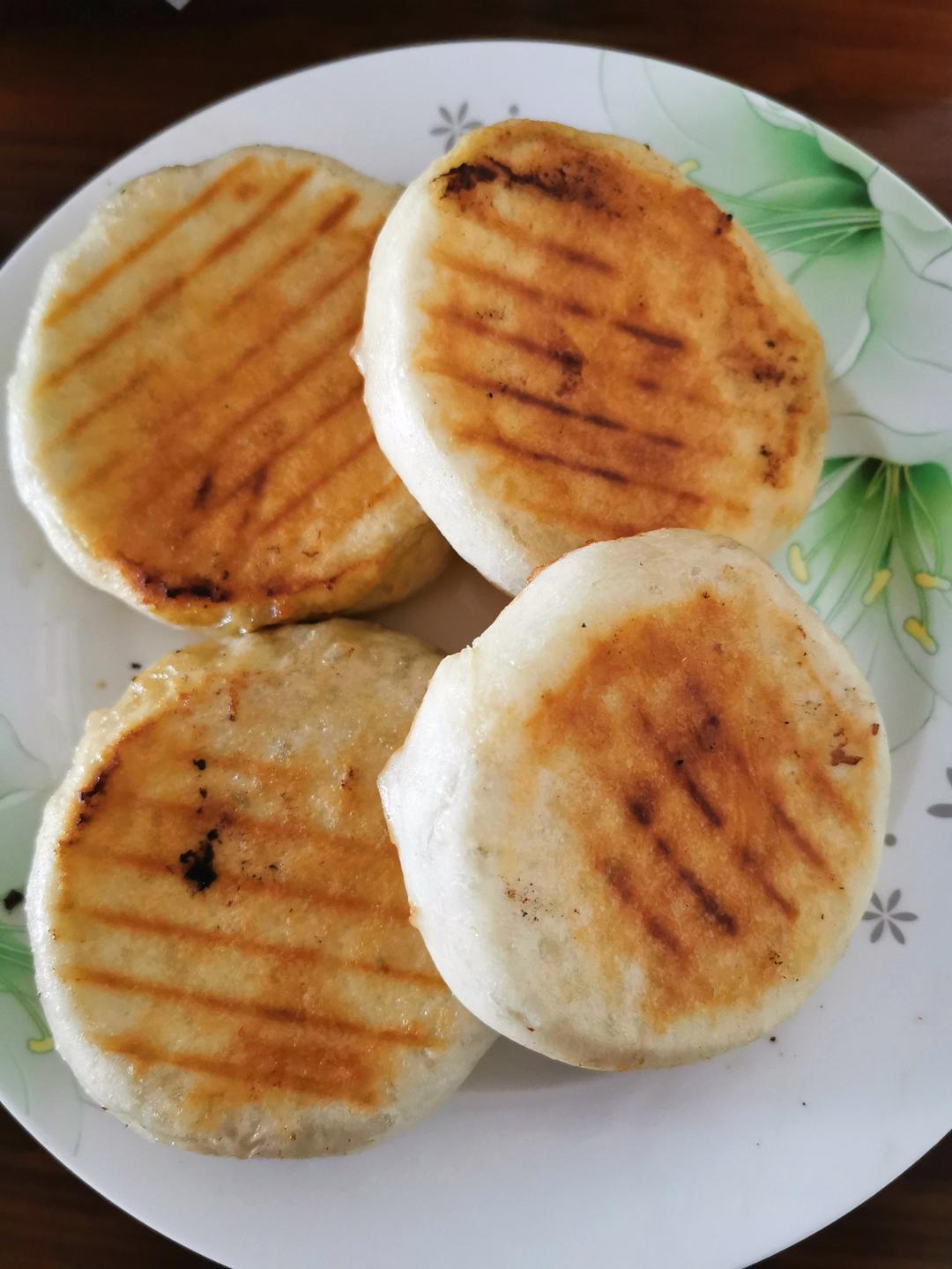 香菇包菜猪肉馅饼