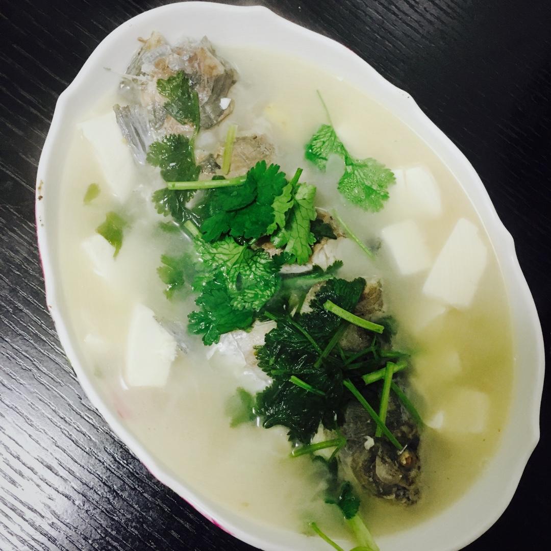 鲜鱼汤面