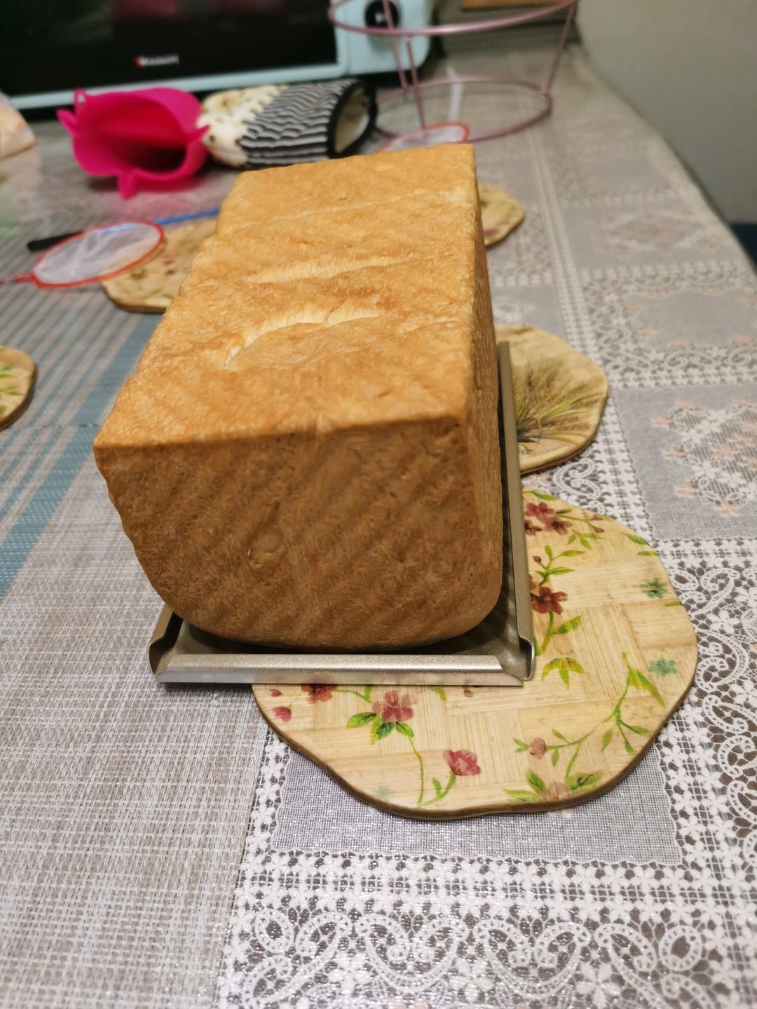 只需一次发酵的超软吐司（附面包机揉手套膜攻略）