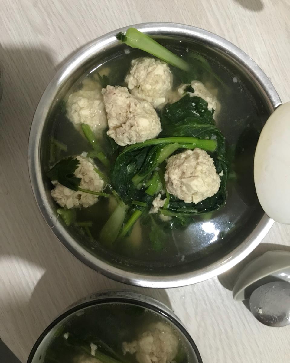 小白菜丸子汤