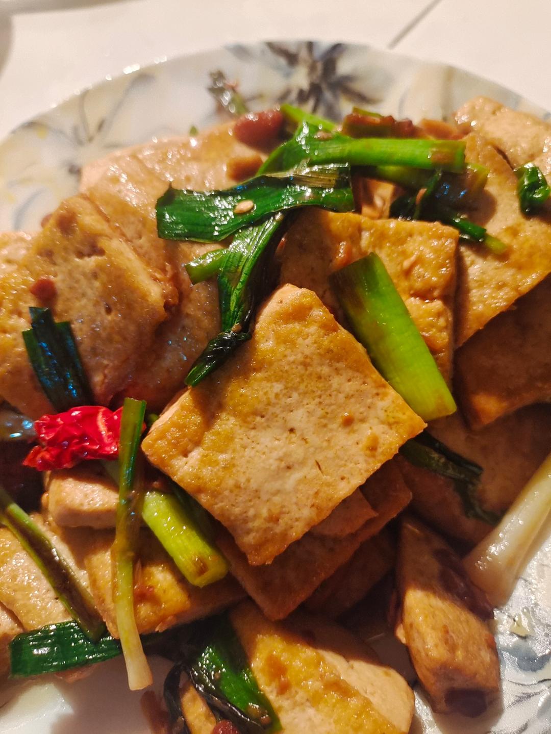 “蒜苗葱烧豆腐”下饭到离谱！配菜都好吃的不得了！