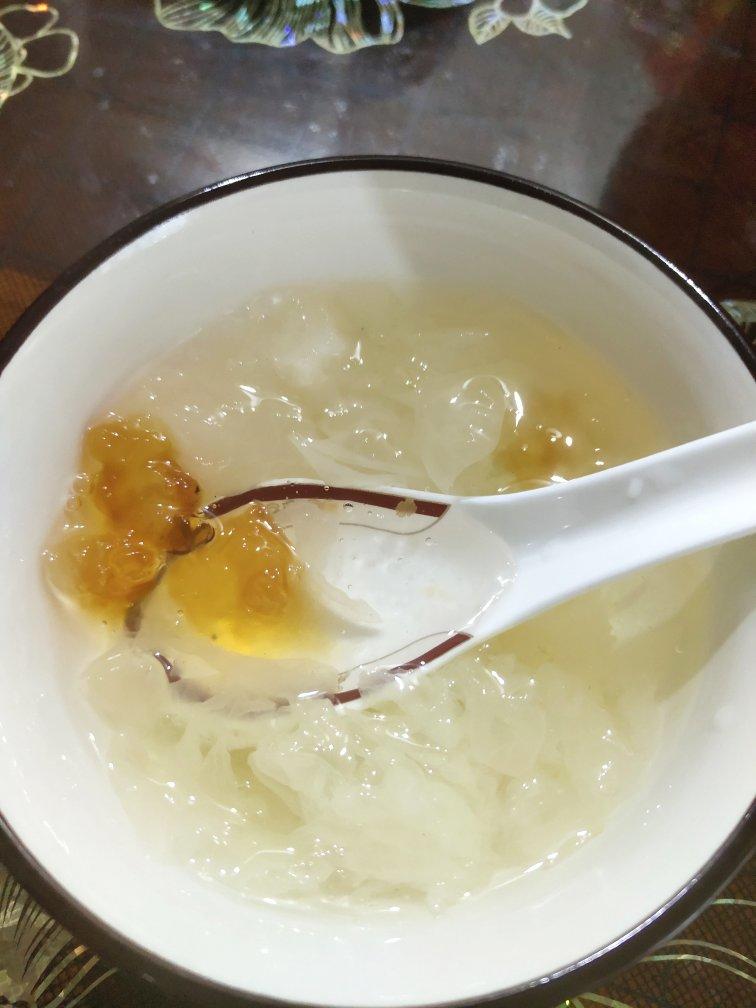 雪燕桃胶银耳羹