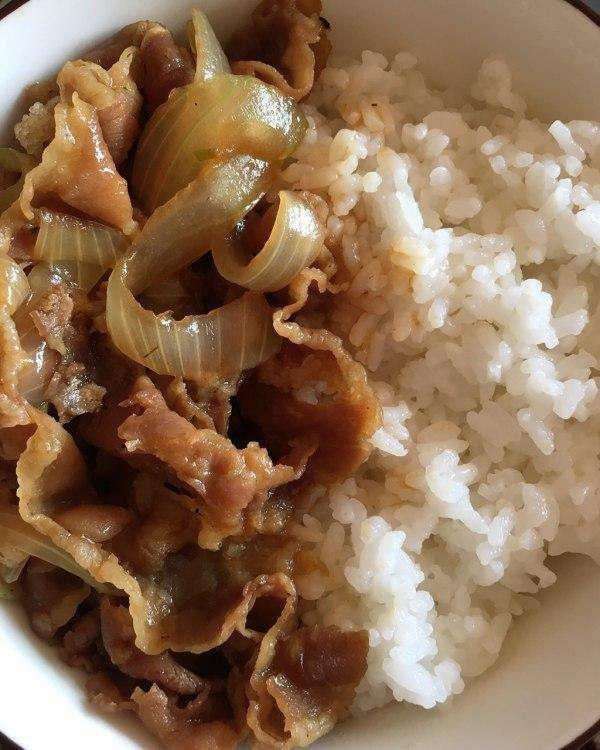 饭扫光！寿喜烧汁牛丼饭日式肥牛盖饭超简单