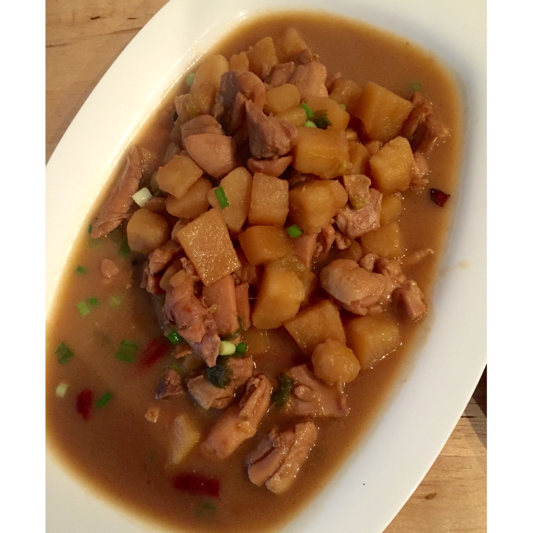 土豆炖鸡块