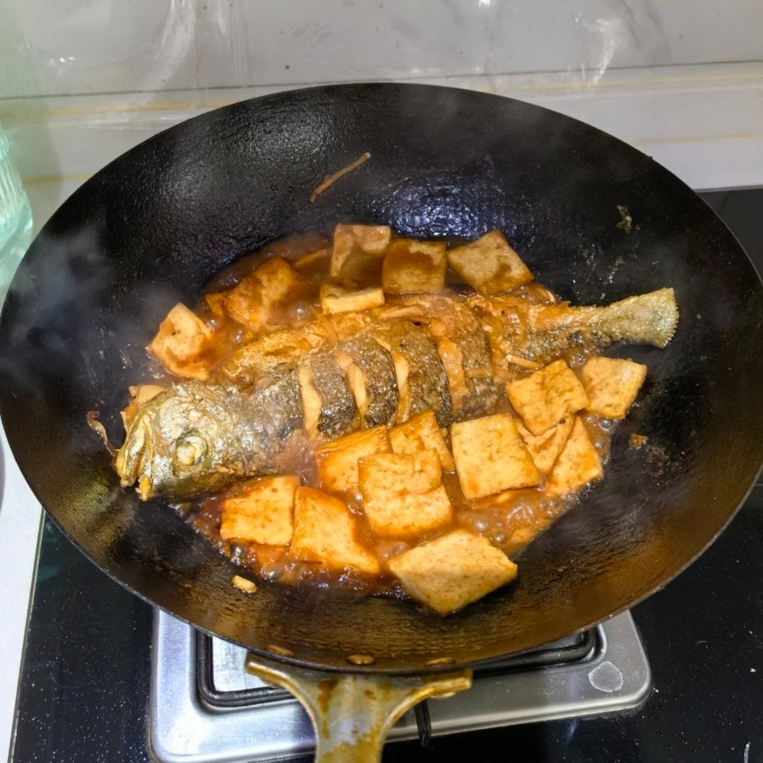 私房红烧黄花鱼，边吃边想念~