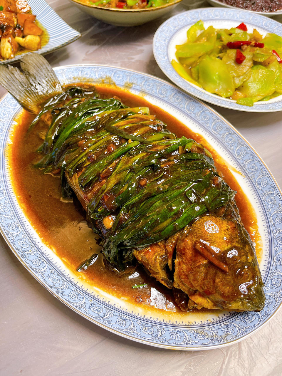 麻花彤彤做的葱烤鲫鱼