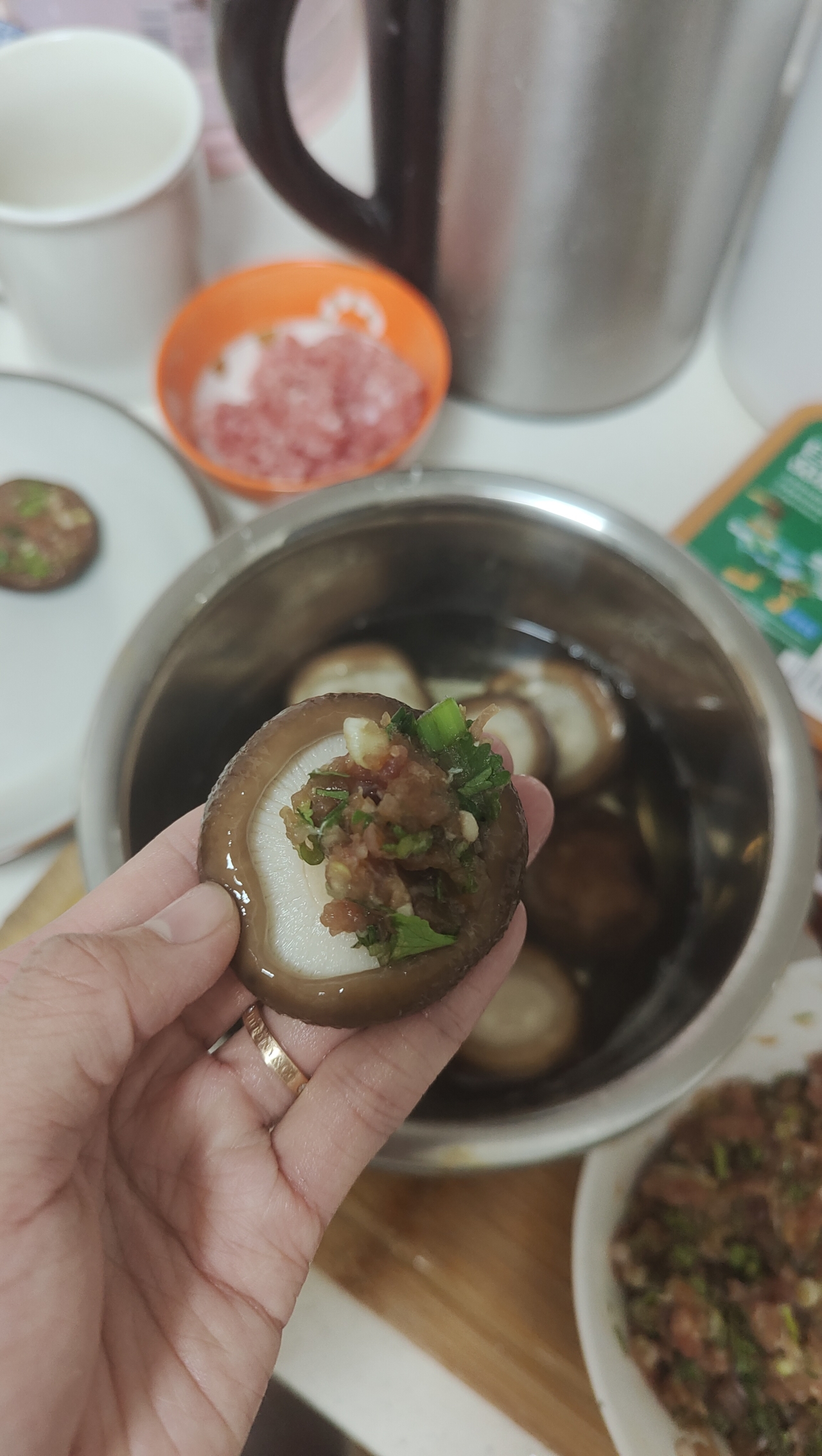 快手横菜：香菇酿的做法 步骤4