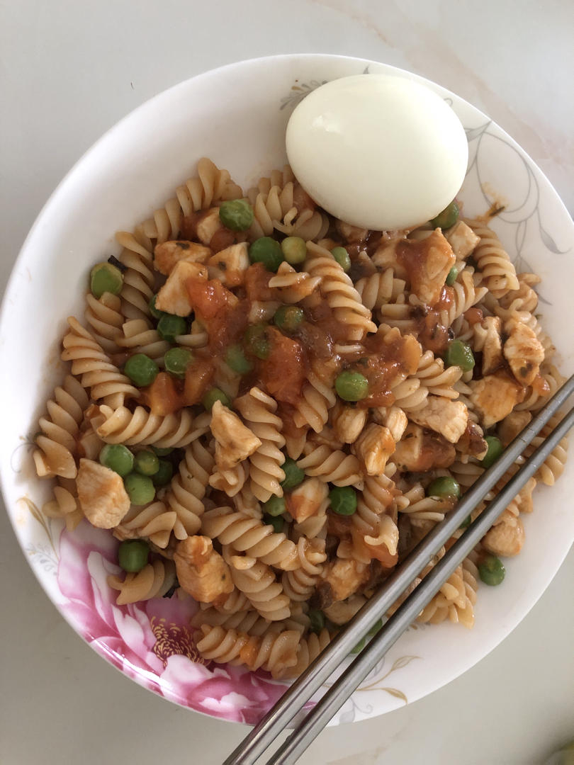 减脂午餐-贼美味！番茄鸡胸肉意面🍝
