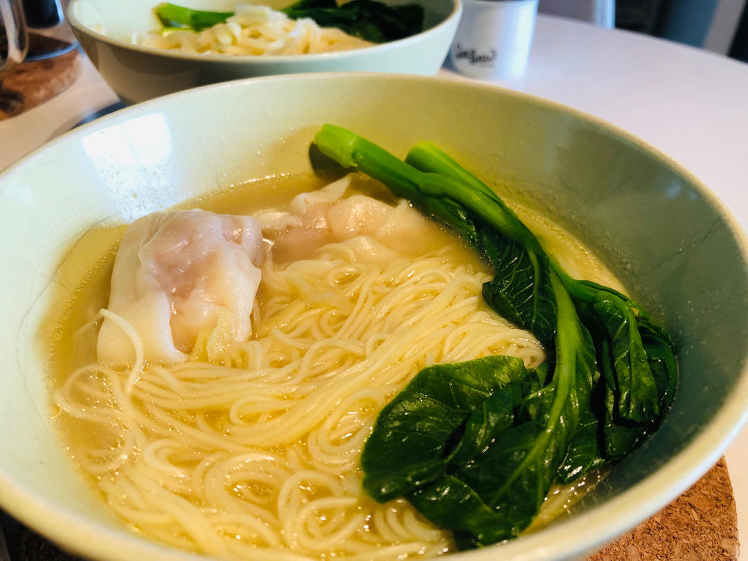 经典港式鲜虾云吞面