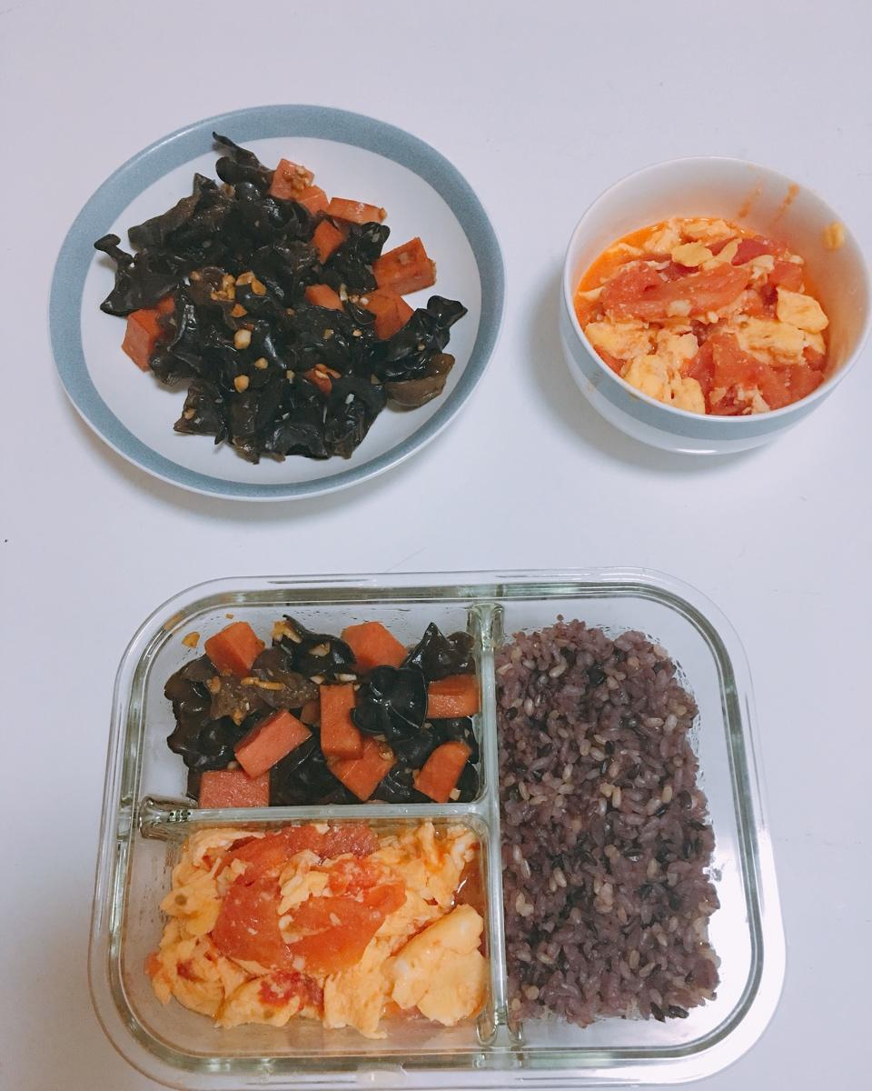 白菜木耳炒火腿