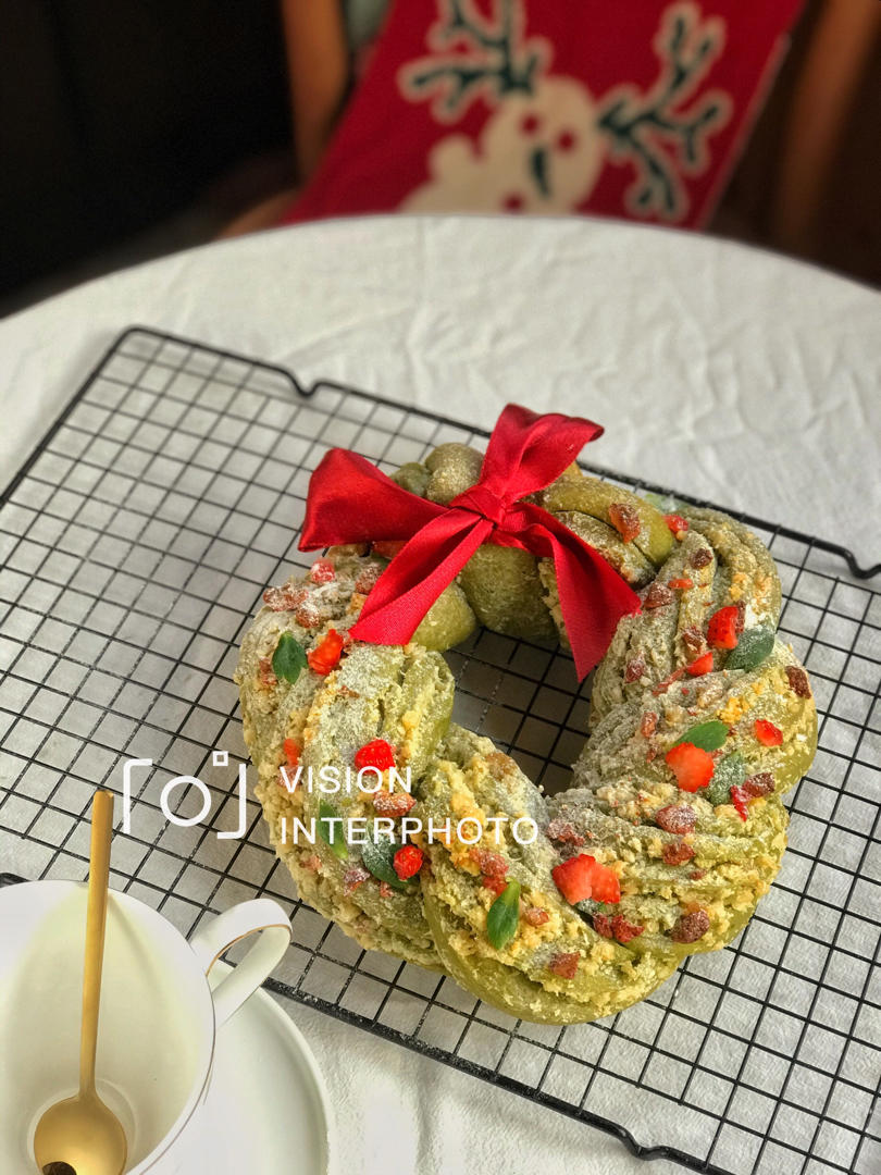 抹茶蔓越莓花环面包