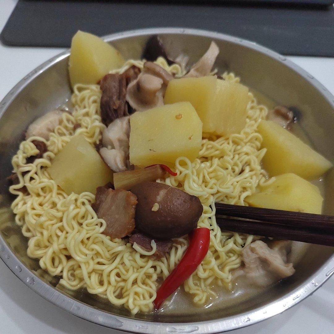土豆炖腊肉