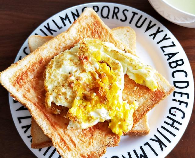 懒人:腐乳鸡蛋三明治的做法